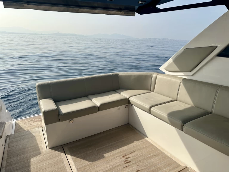 Huur Motorboot met of zonder schipper Rio Yachts in Marseille