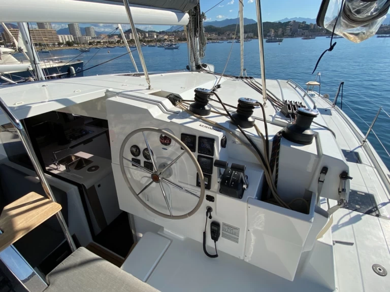 Verhuur Catamaran in Marine de Sant'Ambrogio - Fountaine Pajot Isla 40