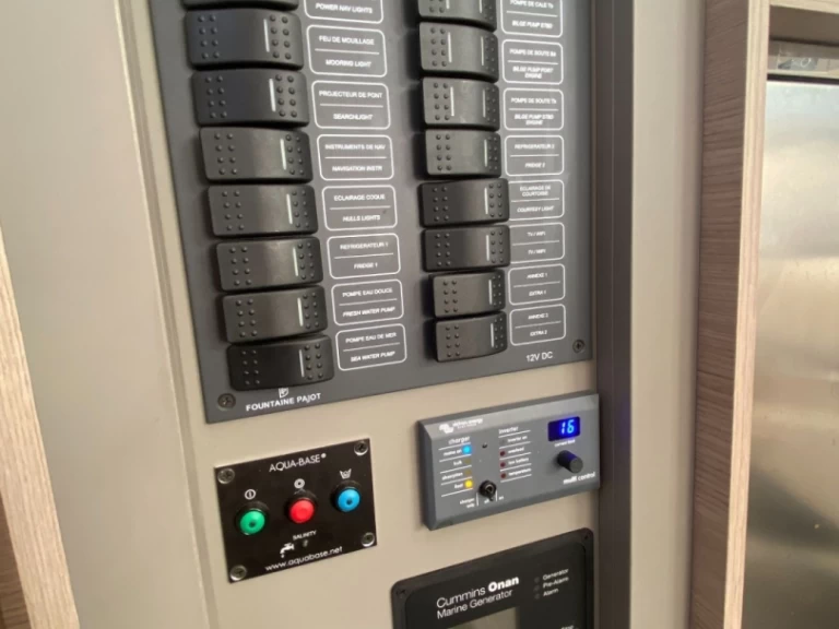 Huur Catamaran met of zonder schipper Fountaine Pajot in Marine de Sant'Ambrogio