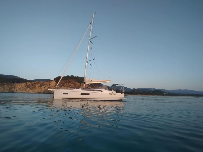 Verhuur Zeilboot in Villasimius - Bénéteau Oceanis 37.1