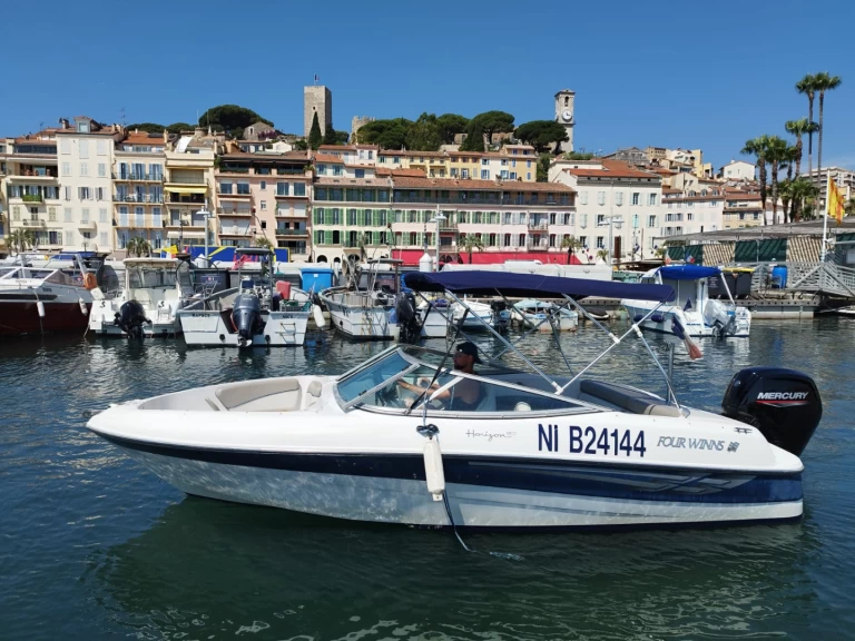 Verhuur Motorboot Four Winns met vaarbewijs