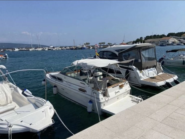 Bootverhuur Sea Ray Sea Ray 220 DA in Zadar via SamBoat