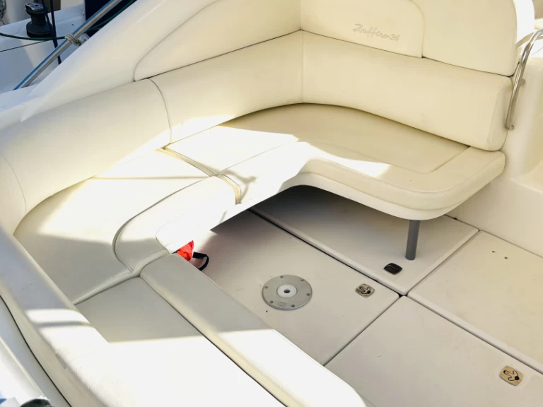 Verhuur Motorboot Cranchi met vaarbewijs