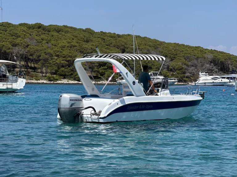 Bootverhuur Speeder 680 Open in Hvar via SamBoat