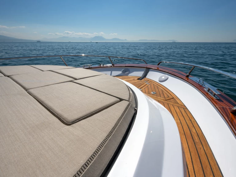 Verhuur Motorboot CANTIERE NAUTICO MIMI' met vaarbewijs