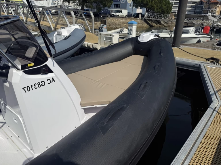 Verhuur RIB Ranieri met vaarbewijs