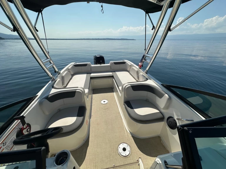 Huur een Bayliner E7 in Amphion-les-Bains