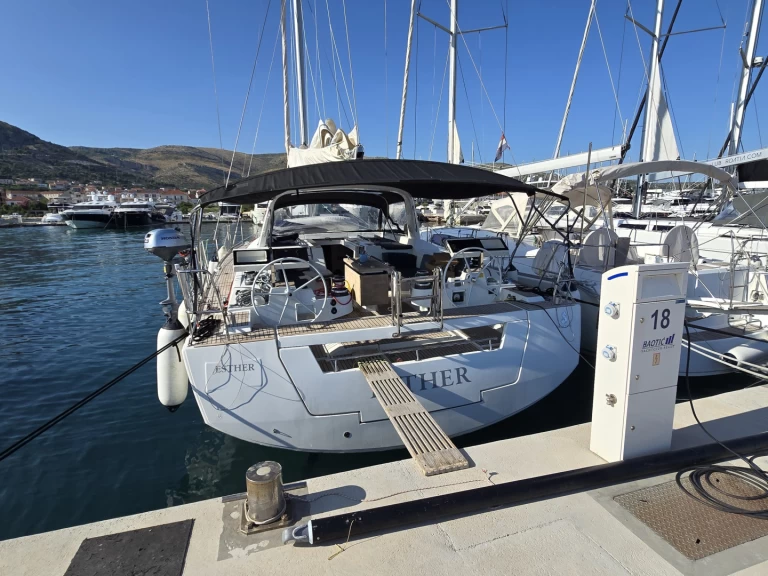 Zeilboot te huur in Seget Donji voor de beste prijs