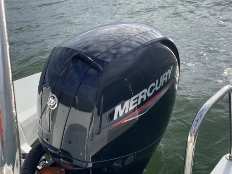 Verhuur Motorboot Jeanneau met vaarbewijs