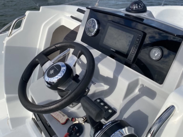 Jeanneau Cap Camarat 6.5 CC Serie 3 te huur van particulier of professional in Arcachon