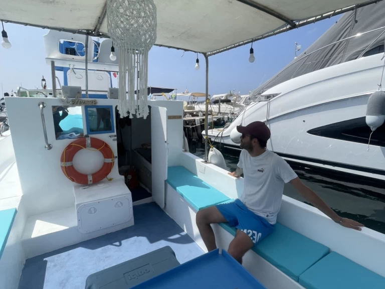 Bootverhuur Napels goedkoop vintage lancia 