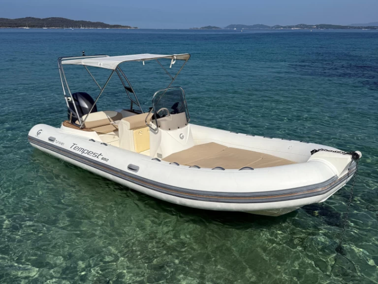 Bootverhuur sportis MC56 in Gapeau via SamBoat