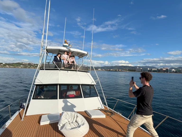 Jachthuur in Gijón - Hatteras Hatteras 46 convertible via SamBoat