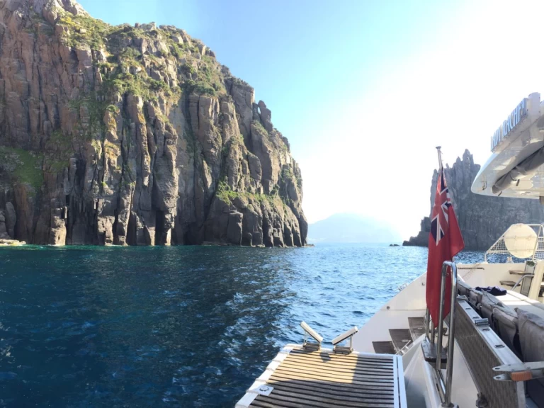 Bootverhuur Lagoon Lagoon 620 in Cugnana Verde via SamBoat