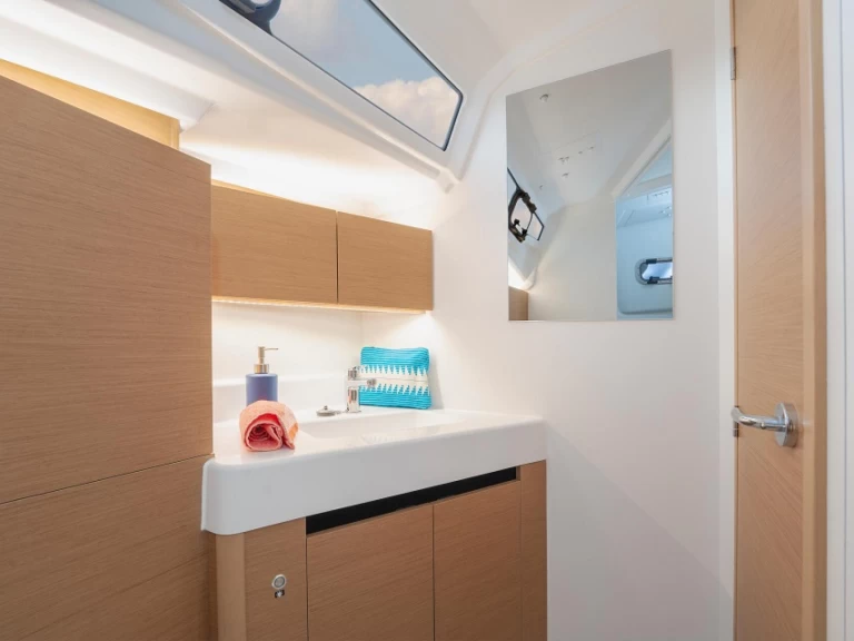 Jachthuur in Hyères - Jeanneau Sun Odyssey 350 via SamBoat