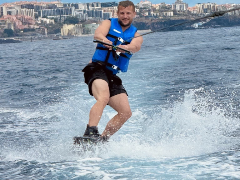 Huur een Bombard Explorer 640 SB in Porto do Funchal