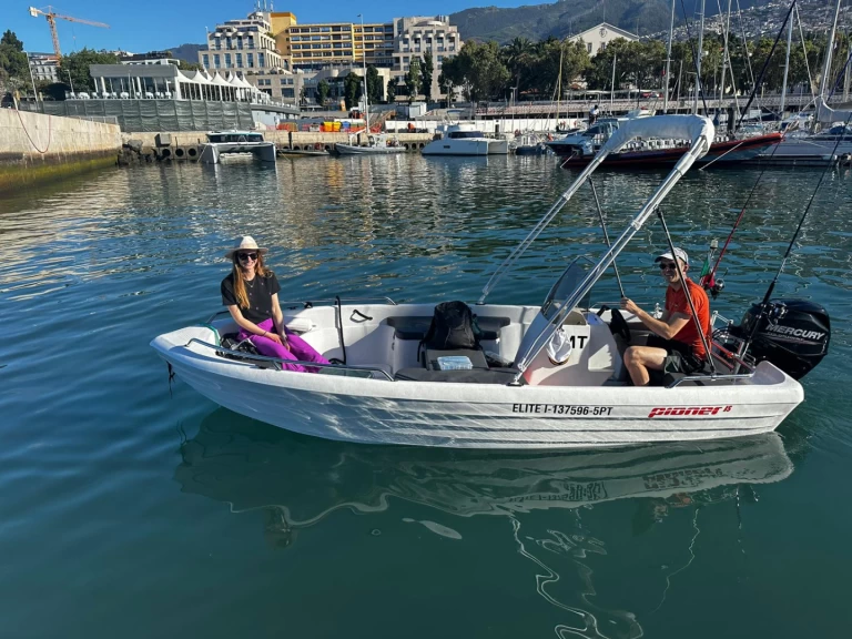Motorboot te huur in Porto do Funchal voor de beste prijs