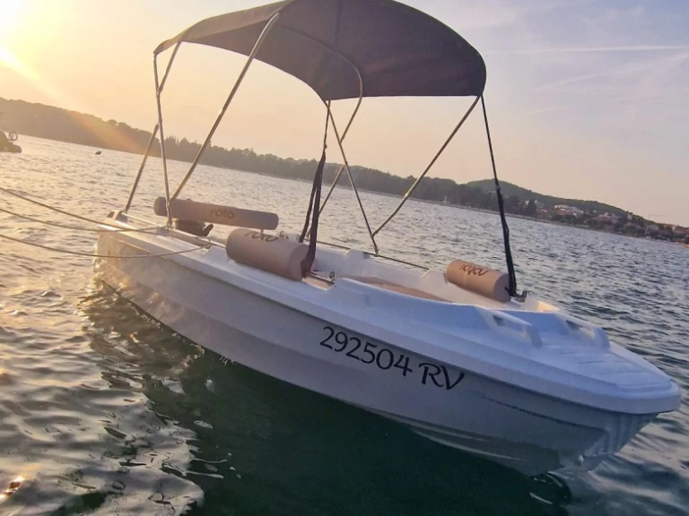 Bootverhuur ROTO Roto 450 basic 6ho in Rovinj via SamBoat