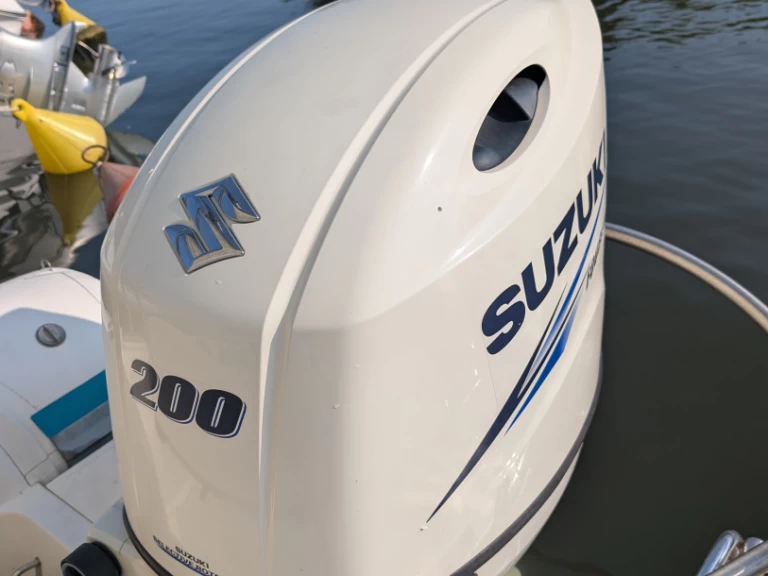 Huur een Joker Boat Wide 700 in Hyères