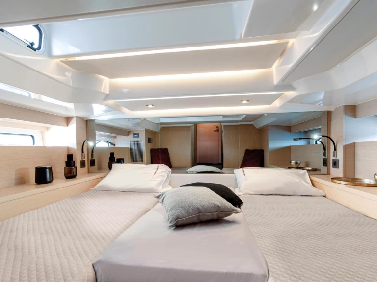 Jeanneau DB 37 te huur van particulier of professional in Hyères