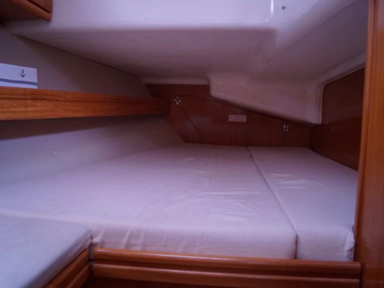 Huur een Bavaria Bavaria 40 Cruiser in Alicante