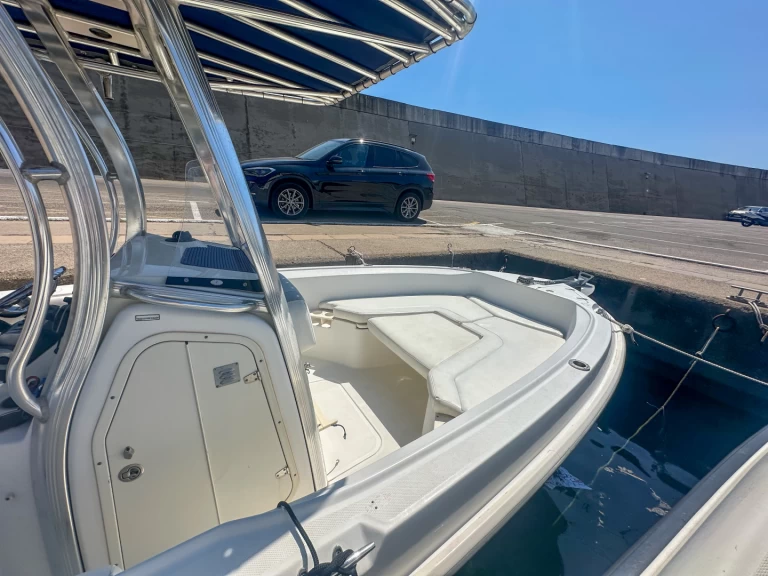 Bootverhuur Marina de Palamós goedkoop Boston Whaler 220 Outrage