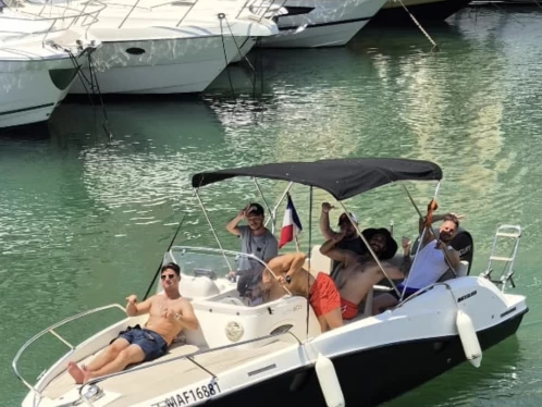 Huur een Quicksilver Activ 605 Sundeck in Fréjus