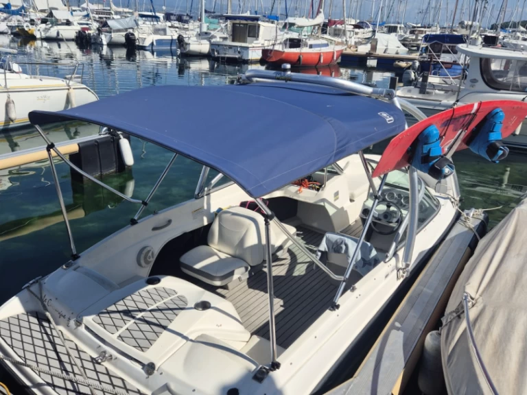 Bootverhuur Thonon-les-Bains goedkoop Bayliner 111 GT