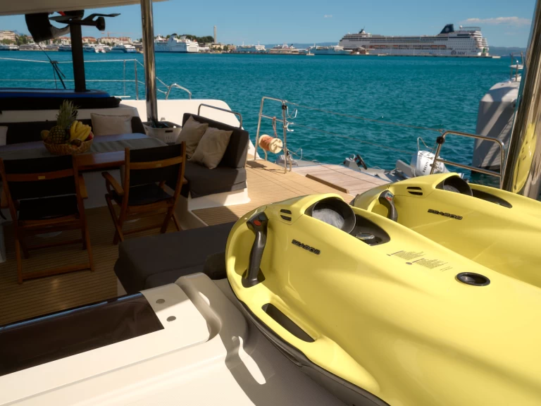 Bootverhuur Lagoon Lagoon 52 F in Trogir via SamBoat