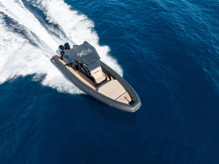 Sea Water SEA WATER 320 te huur van particulier of professional in Cogolin