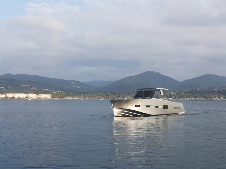 Huur een MED YACHT  Med Yacht 52 in Cogolin