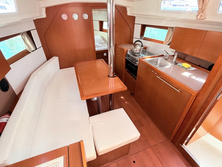 Verhuur Zeilboot in Sukošan - Bénéteau Oceanis 35