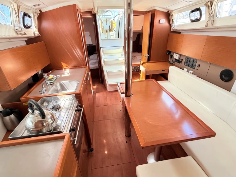 Bootverhuur Bénéteau Oceanis 35 in Sukošan via SamBoat
