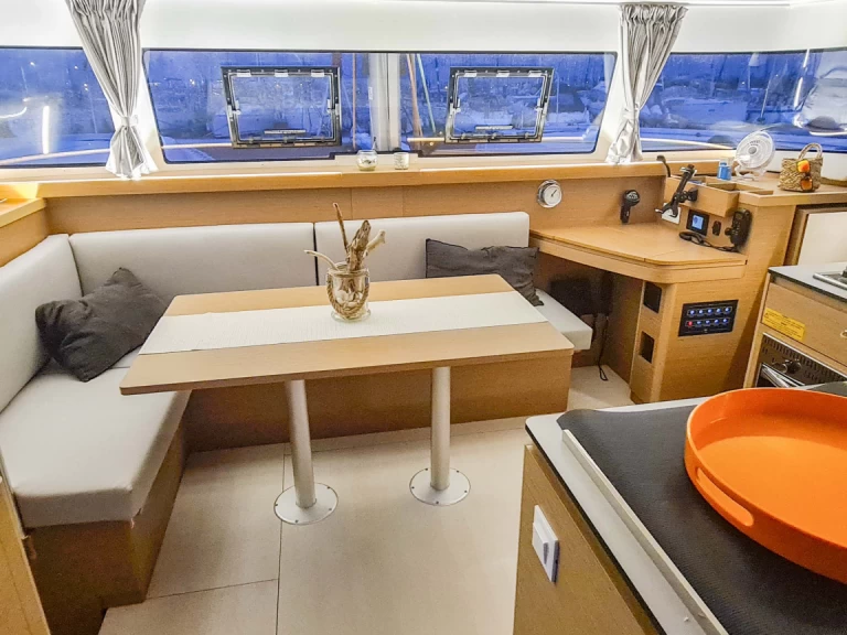 Bootverhuur Excess Excess 11 in La Rochelle via SamBoat