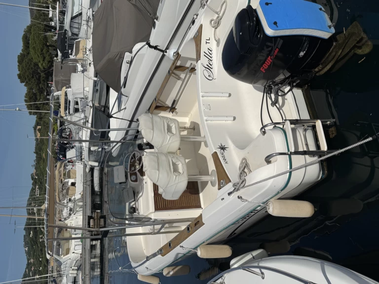 Verhuur Motorboot Jeanneau met vaarbewijs