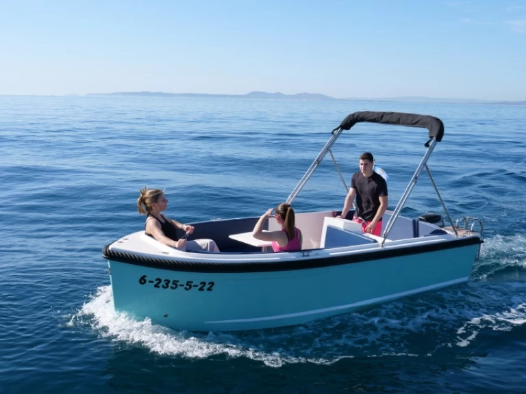 Huur een Maxima 500 in Roses