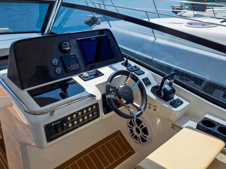 Verhuur Motorboot Aquila met vaarbewijs