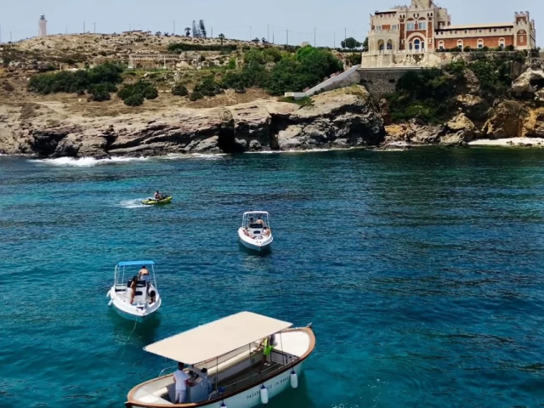 Jachthuur in Marzamemi - Blumax 19 pro via SamBoat