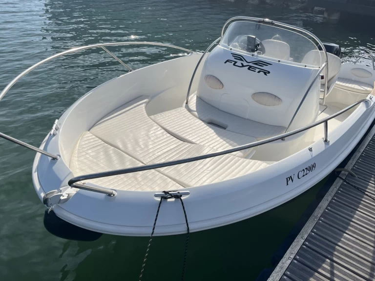 Huur Motorboot met of zonder schipper Bénéteau in Port Leucate