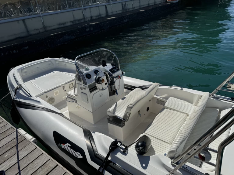 Bootverhuur Zar Zar 57 Classic Luxury in Annecy via SamBoat