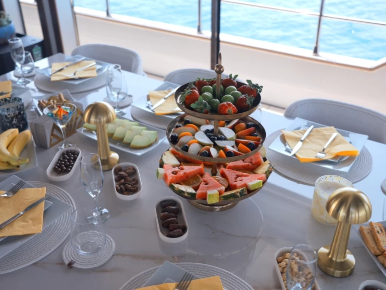 Huur een  Luxury Catamaran in Torba