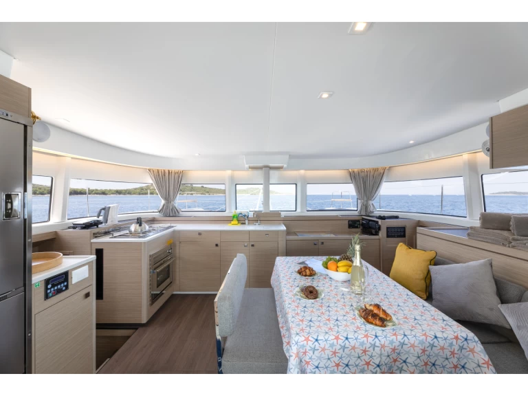 Jachthuur in Rogoznica - Lagoon Lagoon 43 via SamBoat