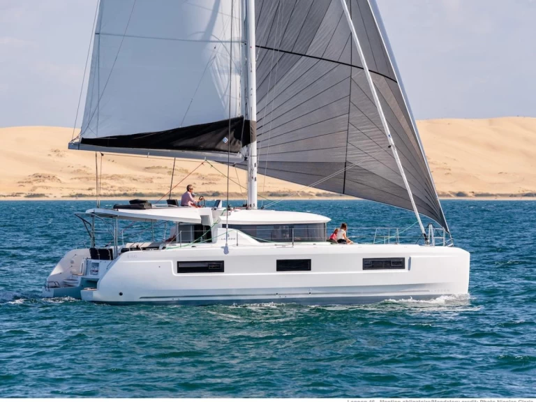 Verhuur Catamaran Lagoon met vaarbewijs