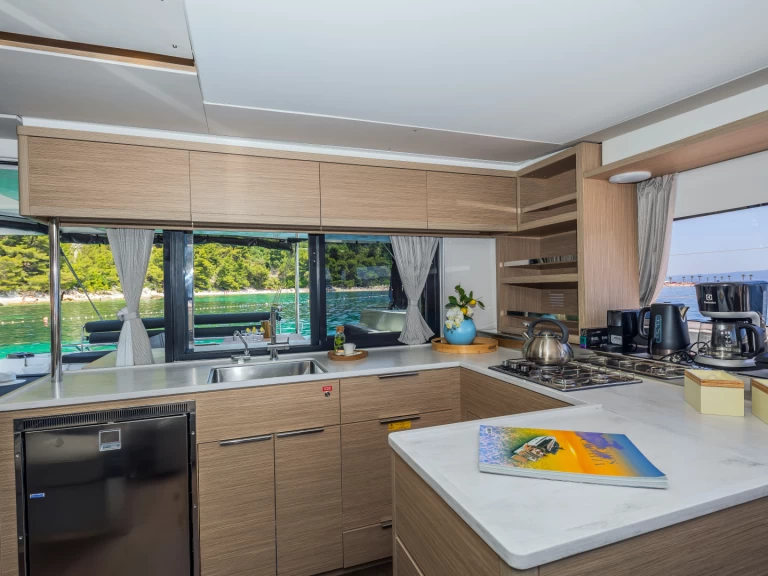 Huur Catamaran met of zonder schipper Lagoon in Split