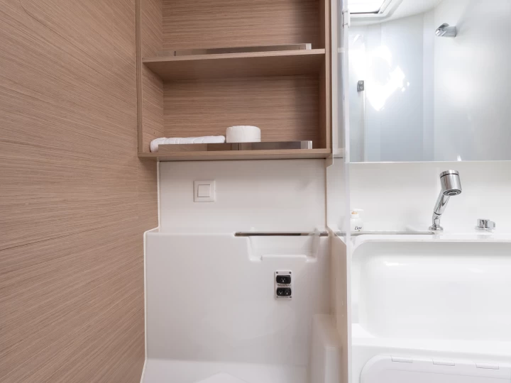 Huur Catamaran met of zonder schipper Lagoon in Rogoznica