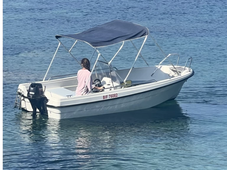 Motorboot te huur in Galéria voor de beste prijs