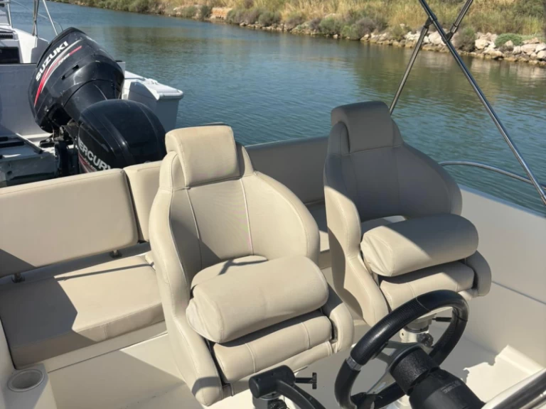 Huur een Quicksilver Activ 605 Open in Carnon-Plage