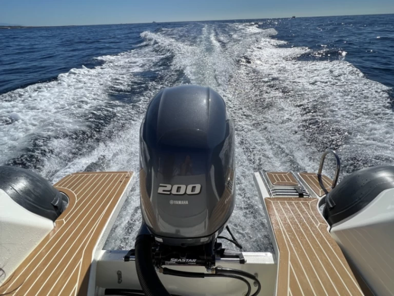 Verhuur RIB Capelli met vaarbewijs