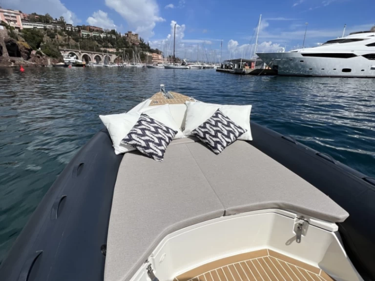 RIB te huur in Golfe-Juan voor de beste prijs