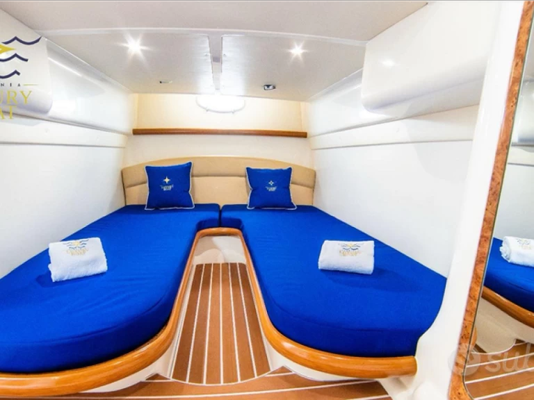 Verhuur Motorboot Sealine met vaarbewijs